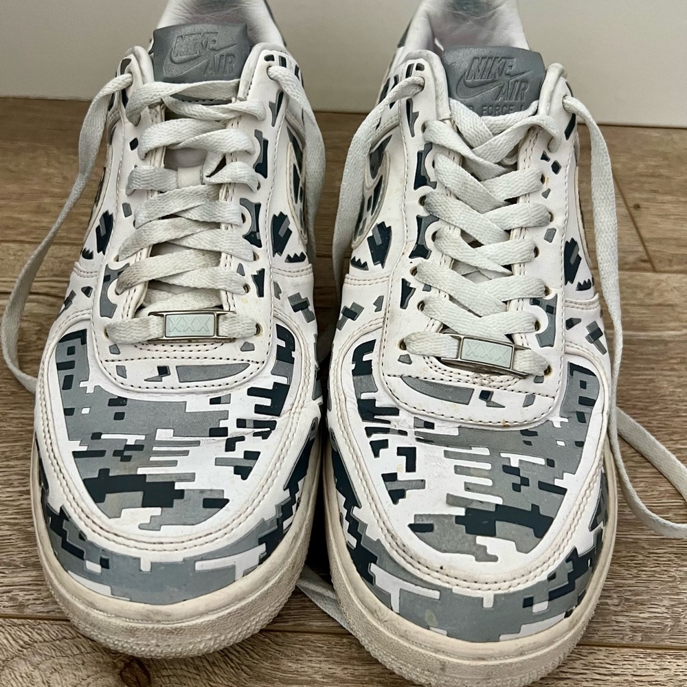 Nike Air Force 1 Gray Digi Camo Sneakers